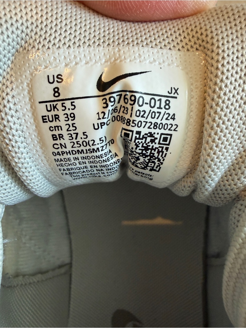 Nike Women's Air Max Women’s Sz 8 Sneakers - Picture 3 of 14